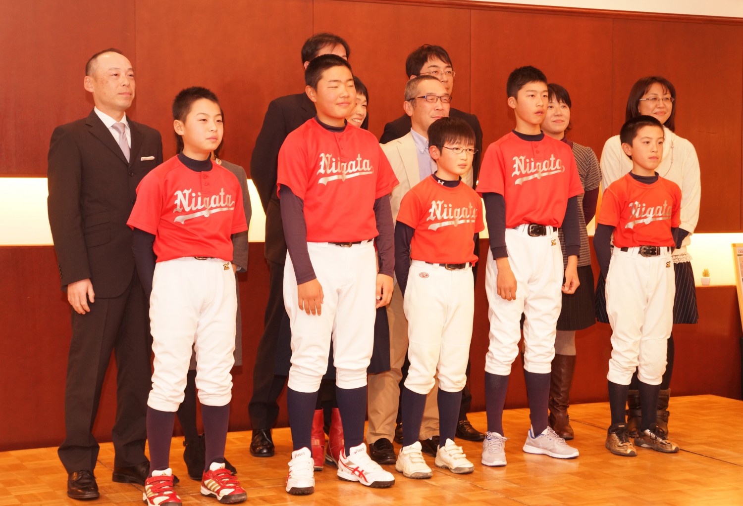 中学硬式 新潟ヤング入卒団式 14人が高校での飛躍誓う 新潟野球ドットコム