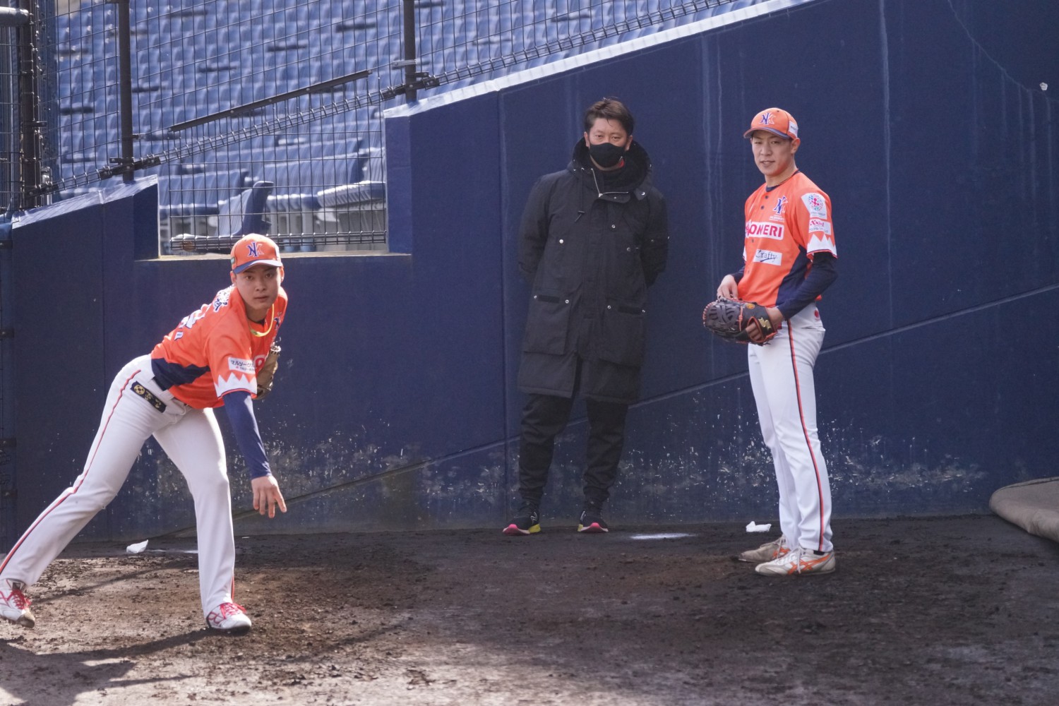 野球ジャイアンツ野間口選手のグランドコートです。